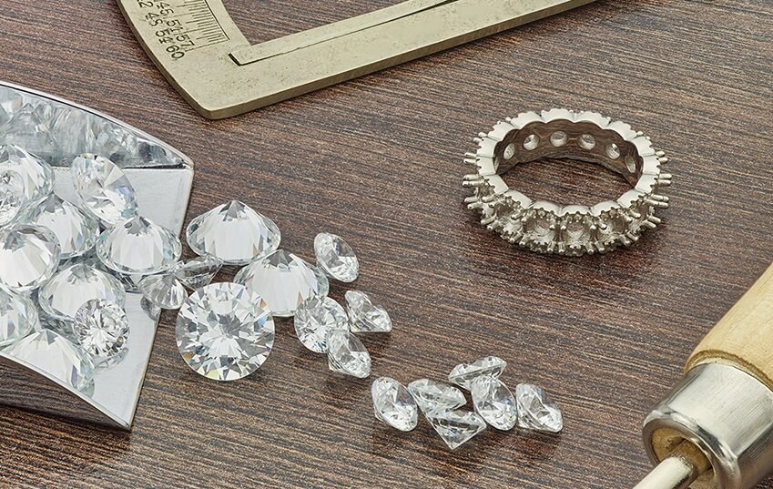 How Does GIA Measure Diamond Carat Weight